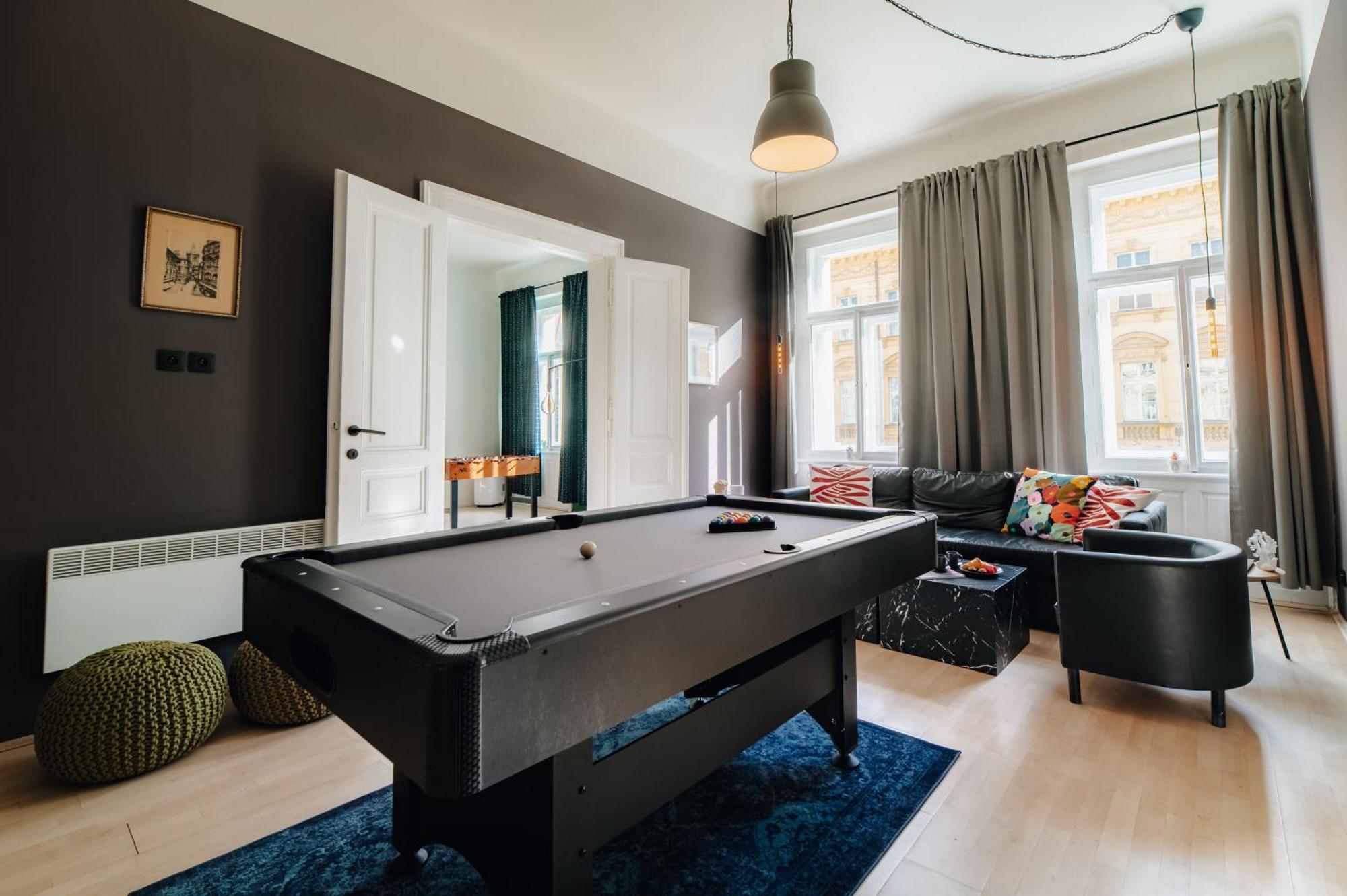 Daire Cinema Billiard & Foosball - Centre